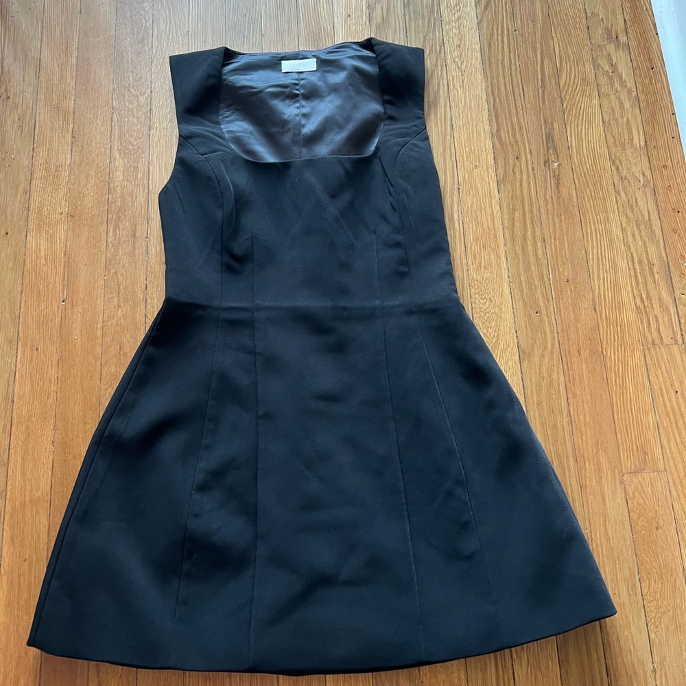 Elegant Black Sleeveless Dress